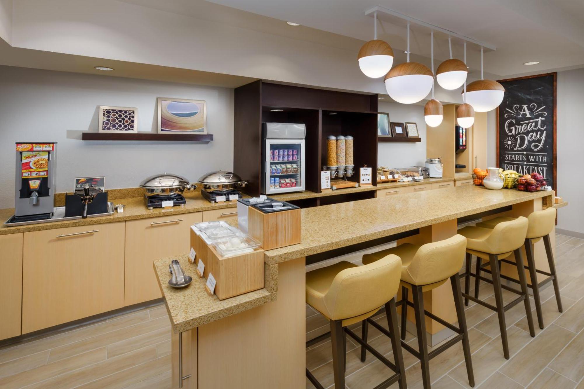 Towneplace Suites Manchester-Boston Regional Airport Exteriör bild