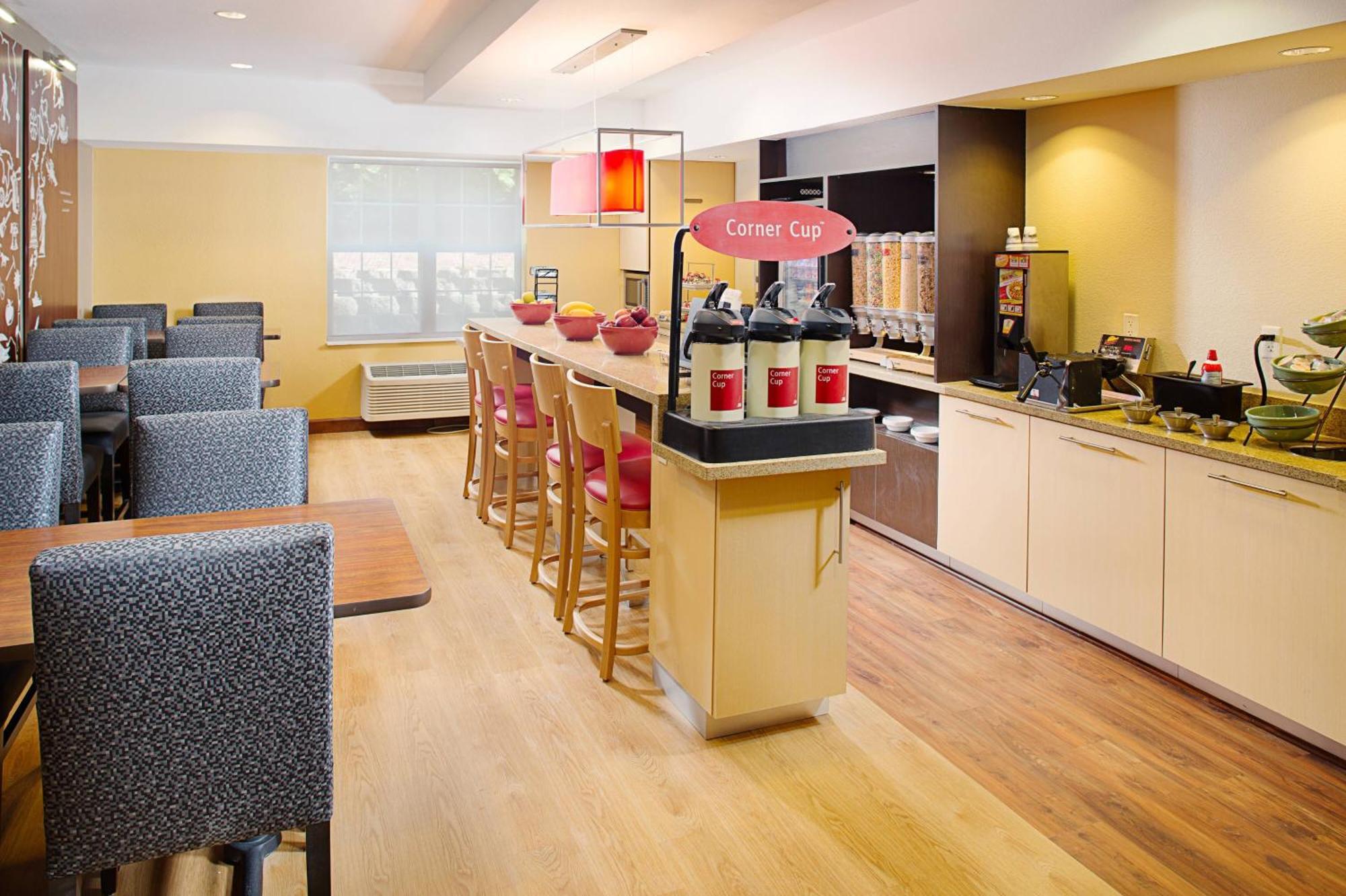 Towneplace Suites Manchester-Boston Regional Airport Exteriör bild