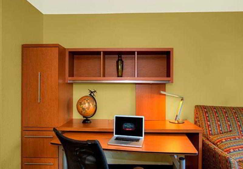 Towneplace Suites Manchester-Boston Regional Airport Exteriör bild